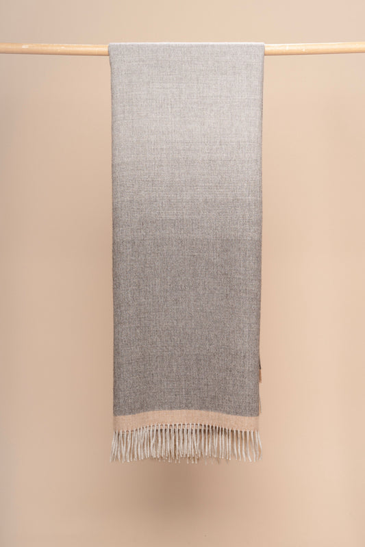 Essence Eco Ombre Throw