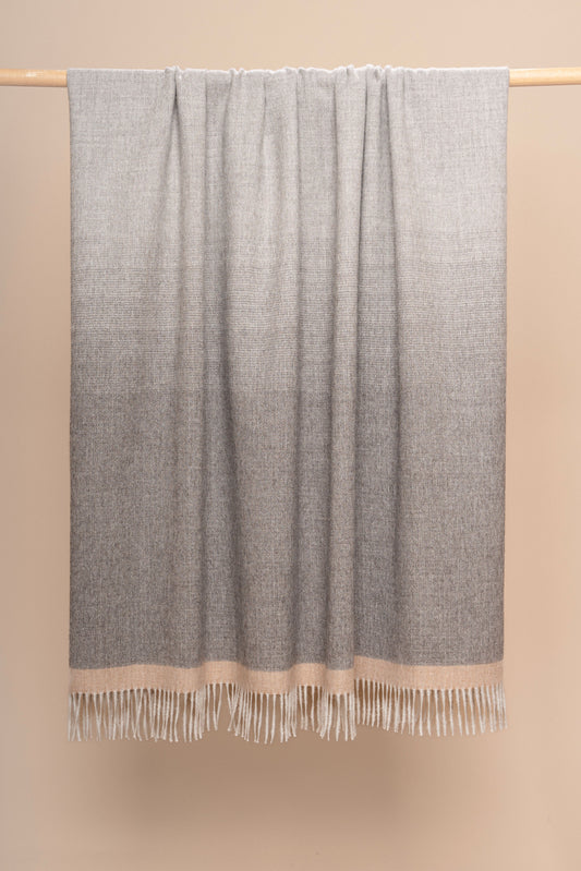 Essence Eco Ombre Throw